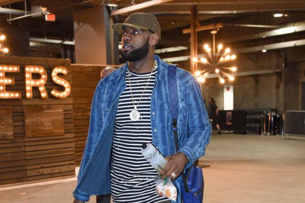 十年献礼：魔域口袋版纪念影像温情上映