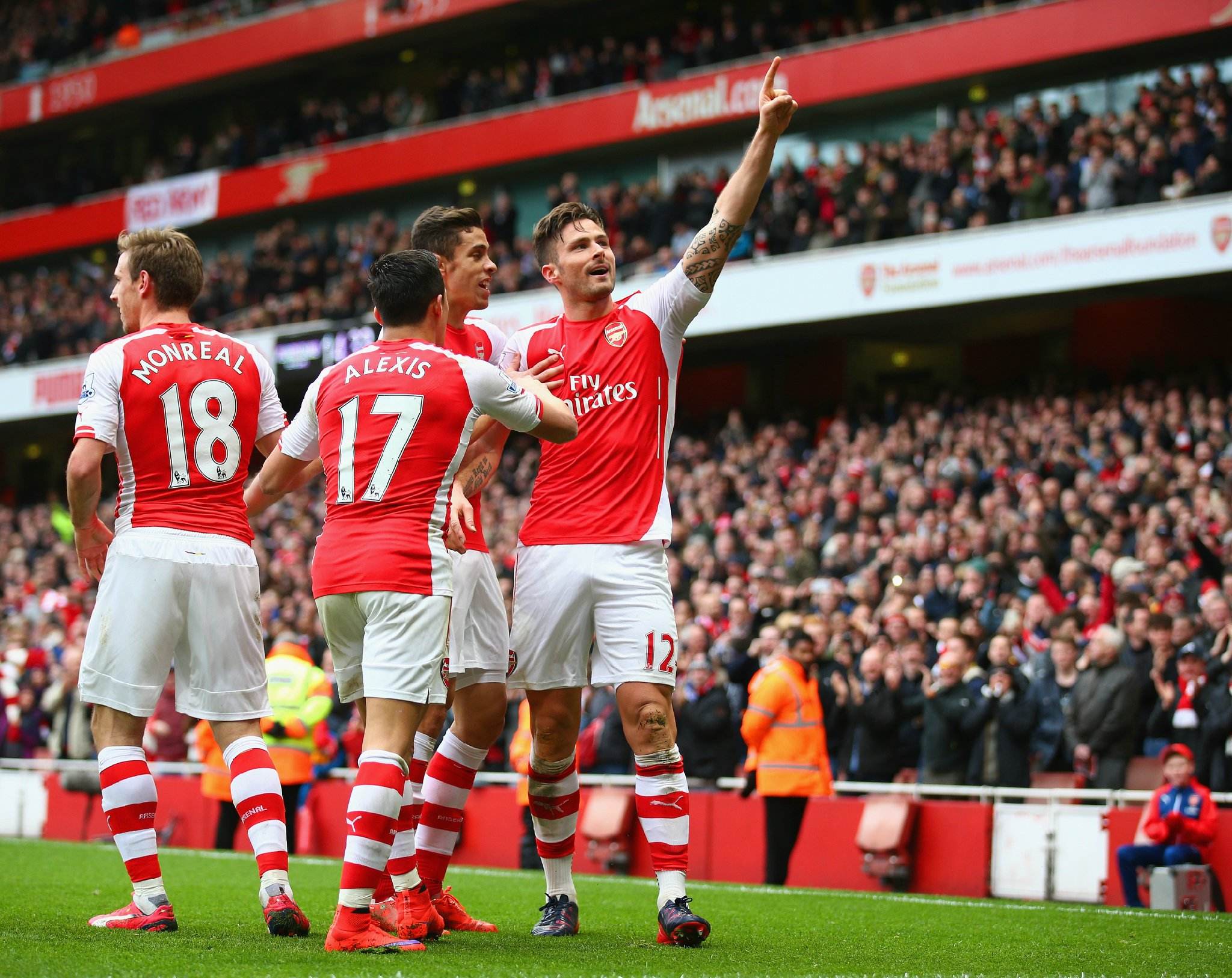 有时他让我滚开，自己布置战术，雷迪克赛后暗示41岁老詹的霸道