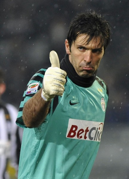 3000贵宾一起玩梗，Rita自曝和某牙合约到期，网友：40岁老阿姨不好看